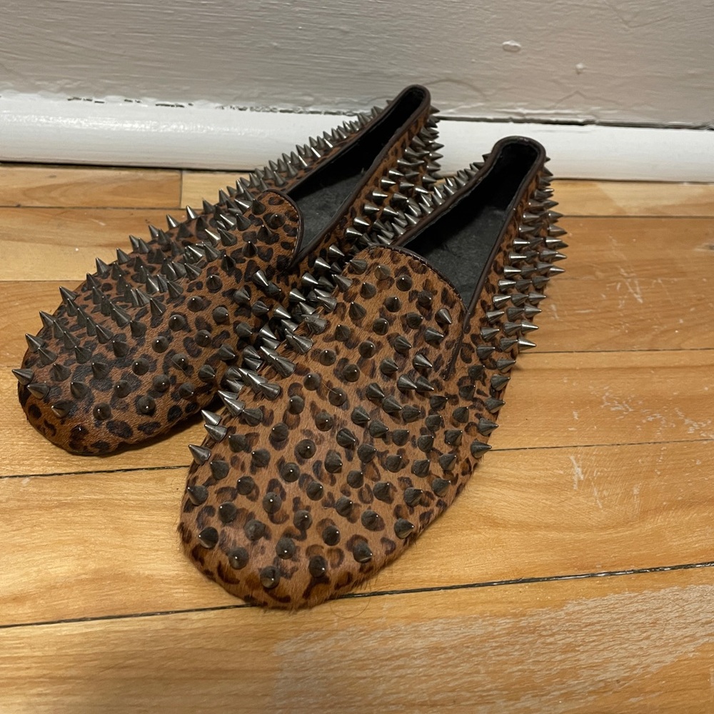 UNIF LEOPARD PRINT SPIKED LOAFER